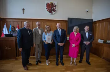 Ceremonia wręczenia umów, fot. Mikołaj Kuras dla UMWKP