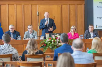 Ceremonia wręczenia umów, fot. Mikołaj Kuras dla UMWKP