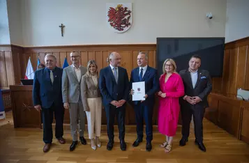 Ceremonia wręczenia umów, fot. Mikołaj Kuras dla UMWKP