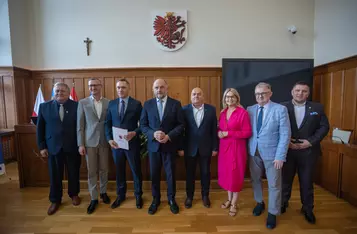 Ceremonia wręczenia umów, fot. Mikołaj Kuras dla UMWKP