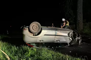 Wypadek pod Chełmnem. Z auta został wrak [ZDJĘCIA]