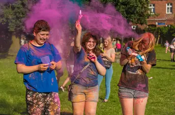 Kolor fest z proszkami holi w Chełmnie/ Fot. Pitrex