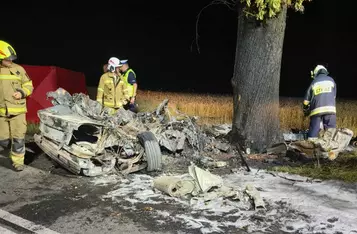 Tragiczny wypadek na drodze w Raciniewie pod Chełmnem/ Fot. OSP Unisław