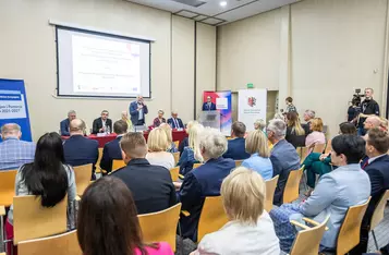 Ceremonia wręczenia umów FEdKP i PROW, fot. Szymon Zdziebło/tarantoga dla UMWKP