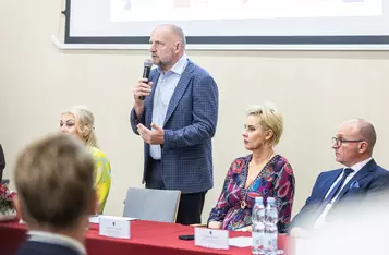 Ceremonia wręczenia umów FEdKP i PROW, fot. Szymon Zdziebło/tarantoga dla UMWKP