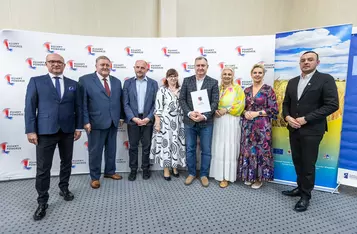 Ceremonia wręczenia umów FEdKP i PROW, fot. Szymon Zdziebło/tarantoga dla UMWKP