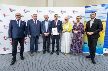 Ceremonia wręczenia umów FEdKP i PROW, fot. Szymon Zdziebło/tarantoga dla UMWKP