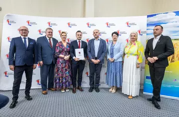 Ceremonia wręczenia umów FEdKP i PROW, fot. Szymon Zdziebło/tarantoga dla UMWKP