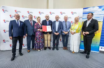 Ceremonia wręczenia umów FEdKP i PROW, fot. Szymon Zdziebło/tarantoga dla UMWKP