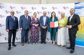 Ceremonia wręczenia umów FEdKP i PROW, fot. Szymon Zdziebło/tarantoga dla UMWKP