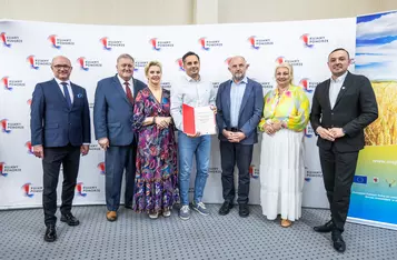 Ceremonia wręczenia umów FEdKP i PROW, fot. Szymon Zdziebło/tarantoga dla UMWKP