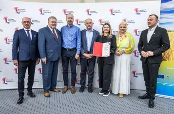 Ceremonia wręczenia umów FEdKP i PROW, fot. Szymon Zdziebło/tarantoga dla UMWKP