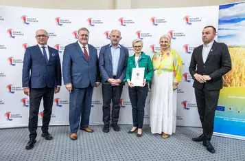 Ceremonia wręczenia umów FEdKP i PROW, fot. Szymon Zdziebło/tarantoga dla UMWKP