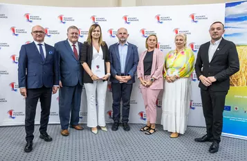 Ceremonia wręczenia umów FEdKP i PROW, fot. Szymon Zdziebło/tarantoga dla UMWKP