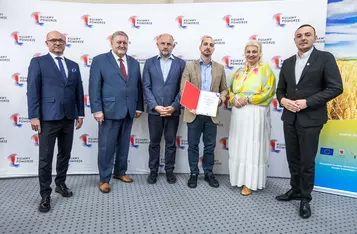 Ceremonia wręczenia umów FEdKP i PROW, fot. Szymon Zdziebło/tarantoga dla UMWKP