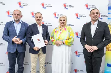 Ceremonia wręczenia umów FEdKP i PROW, fot. Szymon Zdziebło/tarantoga dla UMWKPCeremonia wręczenia umów FEdKP i PROW, fot. Szymon Zdziebło/tarantoga dla UMWKP