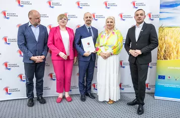 Ceremonia wręczenia umów FEdKP i PROW, fot. Szymon Zdziebło/tarantoga dla UMWKP