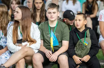 Spotkanie marszałka Piotra Całbeckiego z młodymi Ukraińcami, fot. Szymon Zdziebło/tarantoga.pl dla UMWKP