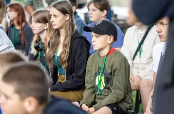 Spotkanie marszałka Piotra Całbeckiego z młodymi Ukraińcami, fot. Szymon Zdziebło/tarantoga.pl dla UMWKP