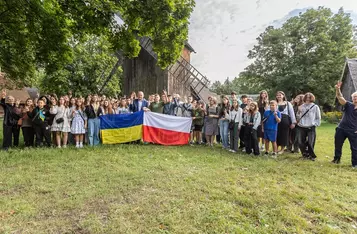 Spotkanie marszałka Piotra Całbeckiego z młodymi Ukraińcami, fot. Szymon Zdziebło/tarantoga.pl dla UMWKP