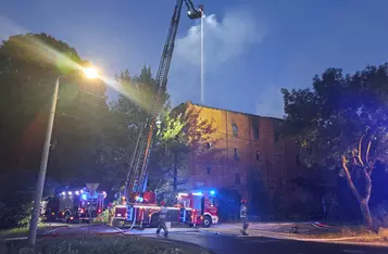 Pożar zabytkowego młyna w Kijewie Szlacheckim pod Chełmnem/ Fot. OSP Bieńkówka