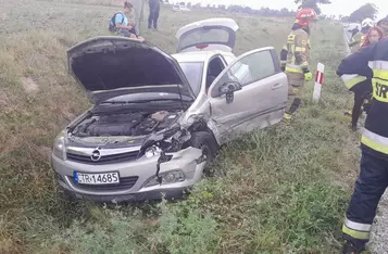 Wypadek na drodze wojewódzkiej pod Chełmnem/ Fot. KP PSP Chełmno