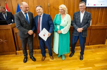 Ceremonia wręczenia umów FEdKP 2021-2027, fot. Andrzej Goiński/UMWKP