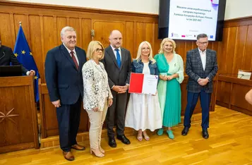 Ceremonia wręczenia umów FEdKP 2021-2027, fot. Andrzej Goiński/UMWKP