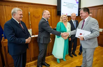 Ceremonia wręczenia umów FEdKP 2021-2027, fot. Andrzej Goiński/UMWKP