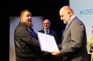 Gala wręczenia nagród w konkursie „Rodzynki z pozarządówki”, fot. Mikołaj Kuras dla UMWKP