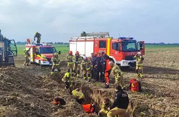 Wypadek na polu pod Chełmnem/ Fot. KP PSP Chełmno