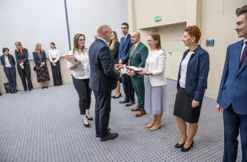 Ślubowanie urzędników, 16 października 2024 r., Fot. Andrzej Goiński/UMWKP