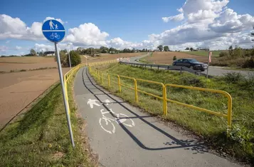 Ścieżka rowerowa wzdłuż DW 546, fot. Mikołaj Kuras dla UMWKP