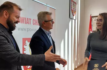 Studenci z Chełmna i okolic ze stypendiami starosty chełmińskiego/ Starostwo Powiatowe w Chełmnie