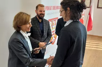 Studenci z Chełmna i okolic ze stypendiami starosty chełmińskiego/ Starostwo Powiatowe w Chełmnie