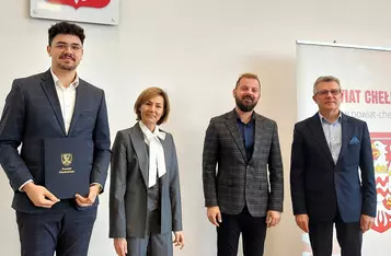 Studenci z Chełmna i okolic ze stypendiami starosty chełmińskiego/ Starostwo Powiatowe w Chełmnie