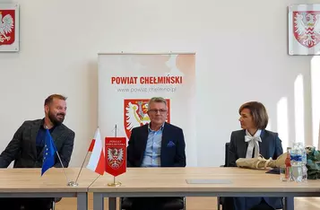 Studenci z Chełmna i okolic ze stypendiami starosty chełmińskiego/ Starostwo Powiatowe w Chełmnie