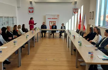 Studenci z Chełmna i okolic ze stypendiami starosty chełmińskiego/ Starostwo Powiatowe w Chełmnie