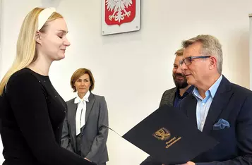Studenci z Chełmna i okolic ze stypendiami starosty chełmińskiego/ Starostwo Powiatowe w Chełmnie