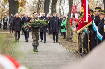 Narodowe Święto Niepodległości\Toruńskie obchody, fot. Szymon Zdziebło tarantoga.pl dla UMWKP