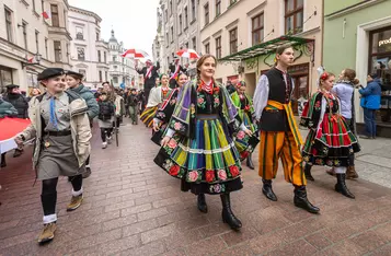 Narodowe Święto Niepodległości\Toruńskie obchody, fot. Szymon Zdziebło tarantoga.pl dla UMWKP