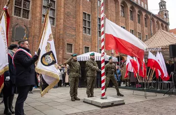 Narodowe Święto Niepodległości\Toruńskie obchody, fot. Szymon Zdziebło tarantoga.pl dla UMWKP