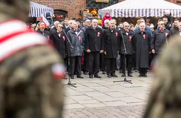 Narodowe Święto Niepodległości\Toruńskie obchody, fot. Szymon Zdziebło tarantoga.pl dla UMWKP