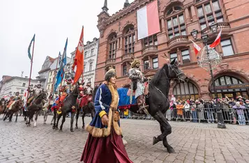 Narodowe Święto Niepodległości\Toruńskie obchody, fot. Szymon Zdziebło tarantoga.pl dla UMWKP