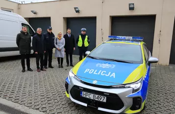 Nowy hybrydowy radiowóz drogówki w KPP Chełmno/ Fot. KPP Chełmno