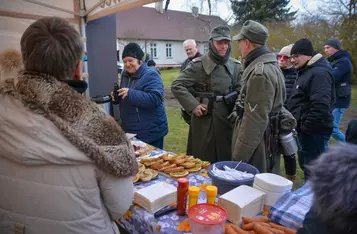 Piknik zimowy z inscenizacją historyczną w Borównie/ Fot. Pitrex
