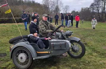 Piknik zimowy z inscenizacją historyczną w Borównie/ Fot. Bartosz Kubacki