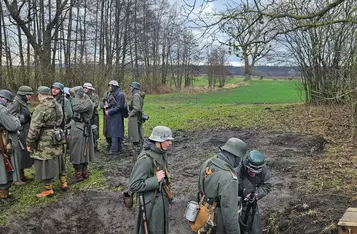 Piknik zimowy z inscenizacją historyczną w Borównie/ Fot. Bartosz Kubacki