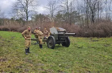 Piknik zimowy z inscenizacją historyczną w Borównie/ Fot. Bartosz Kubacki
