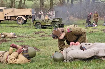 Piknik zimowy z inscenizacją historyczną w Borównie/ Fot. Bartosz Kubacki